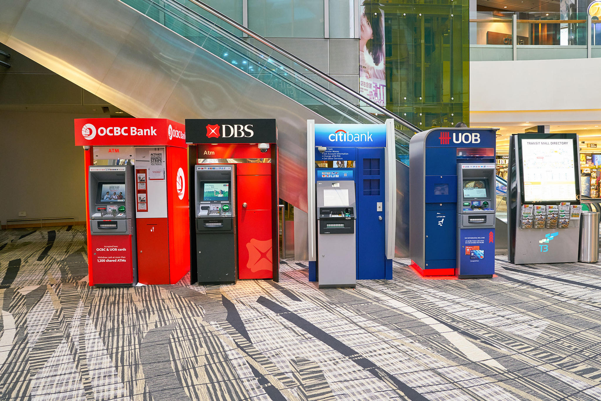 ATM-banks-currency-at-airport