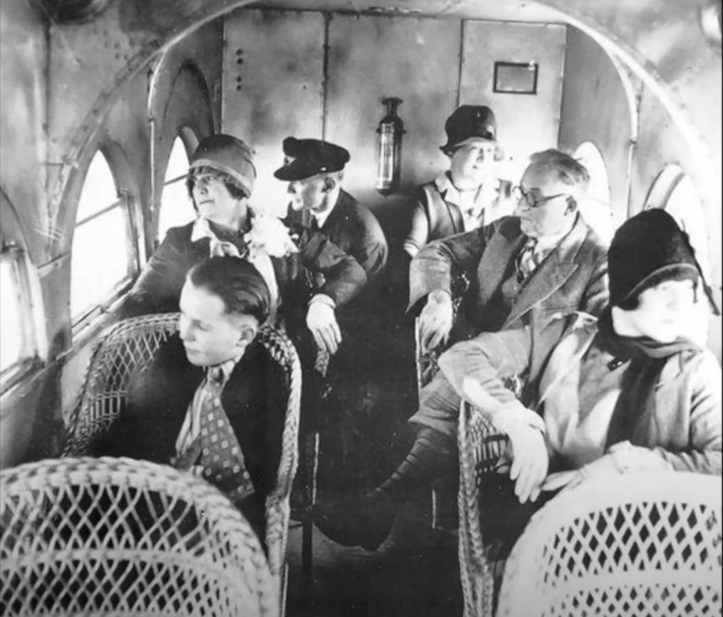 1920s-passenger-plane-seating