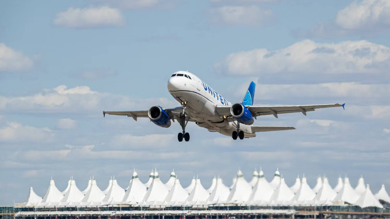 United Expands Services at Denver DEN International Airport