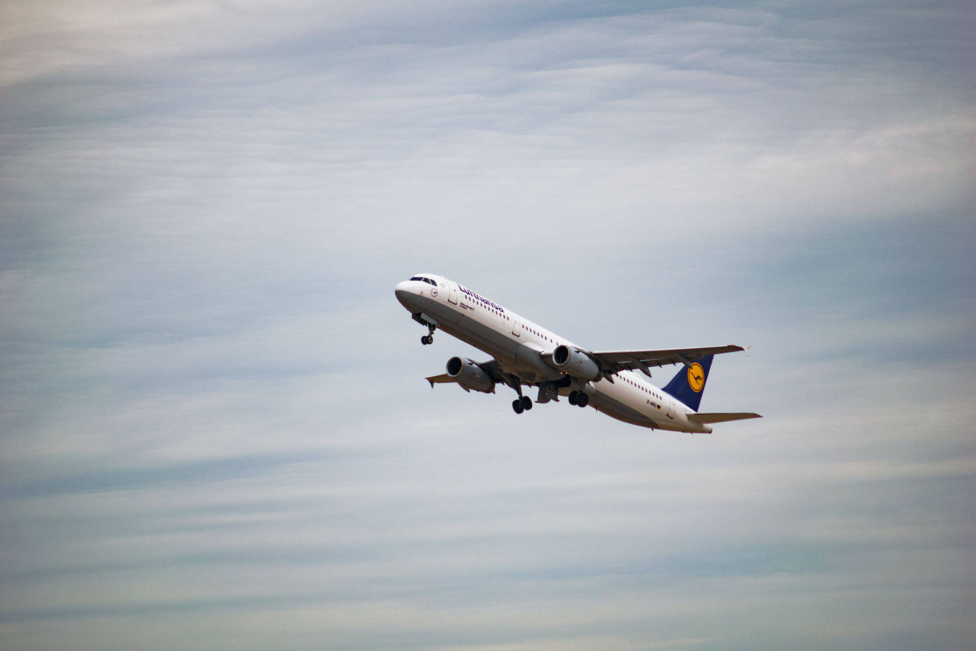 Lufthansa Flight Status & Tracker