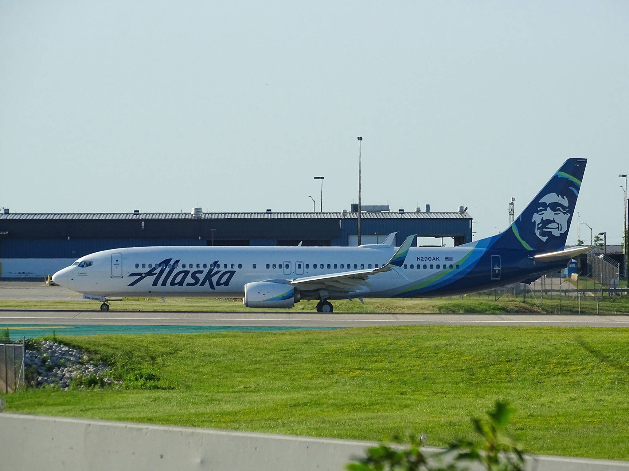 Alaska Airlines Flight tracker